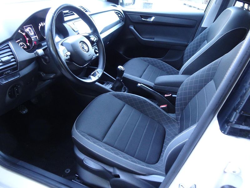 Škoda Fabia Kombi 1.0TSi Ambi. zimní pneu - fotka 4 z 15