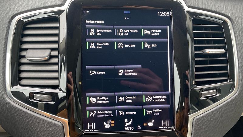 Volvo XC90 MOMENTUM PRO, B5 AWD, 173+10 k - fotka 15 z 32