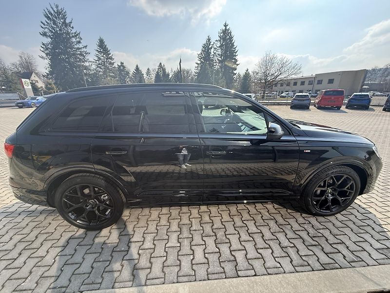 Audi Q7 (2026) 50TDI 210kW S-LINE GRAVITY LED - fotka 14 z 54