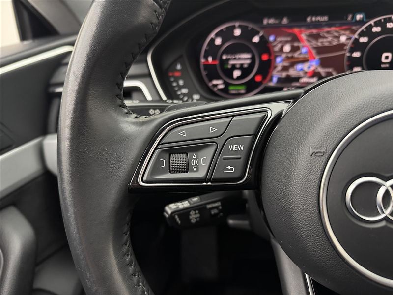 Audi A5 2,0 140kW AT 4X4 HUD DPH NAVI - fotka 10 z 56