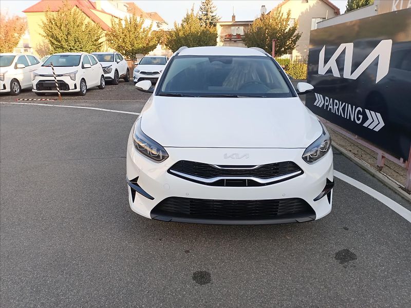 Kia Ceed 1,5 T-GDI SW TOP+Business - fotka 2 z 6