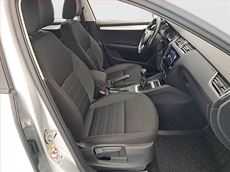 Škoda Octavia (2019) Ambition 1.5 TSI, Serv.kniha - fotka 9 z 21