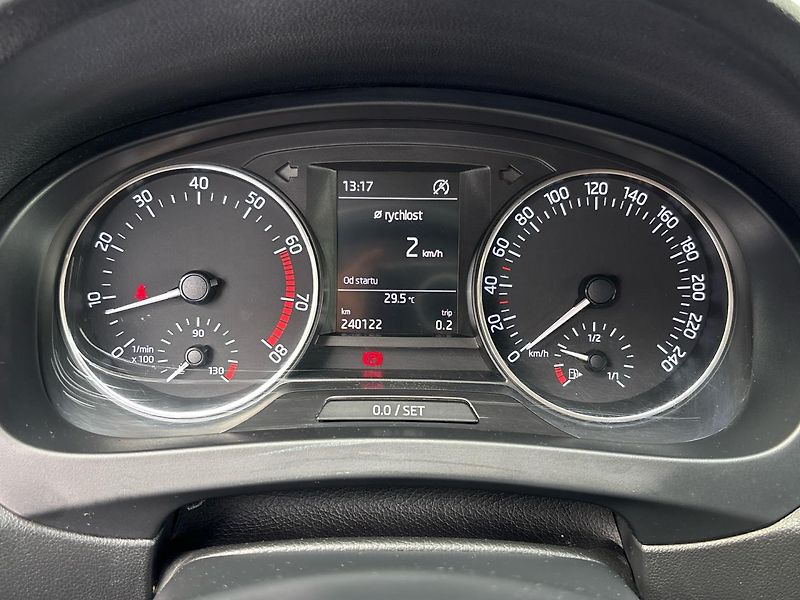 Škoda Rapid AMBITION - fotka 11 z 25