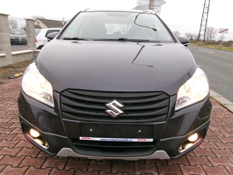 Suzuki SX4 S-Cross (2014) 1,6i AC TEMP VÝHŘEV TAŽNÉ - fotka 3 z 30