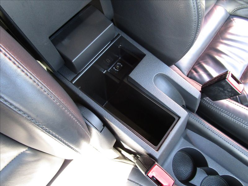 Volkswagen Touran 2.0TDi DSG Highline, 7 míst - fotka 21 z 49