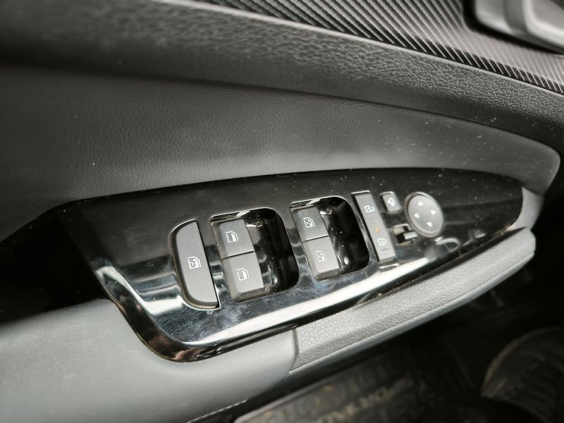 Kia Sportage (2023) - fotka 9 z 13