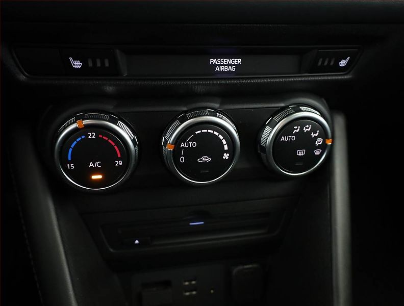 Mazda CX-3 (2019) 2.0 Skyactiv-G, ČR,1.maj - fotka 10 z 19