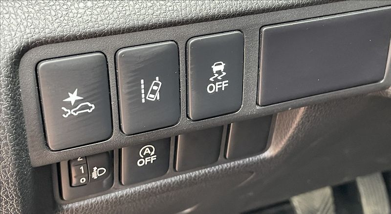 Mitsubishi Eclipse Cross 1,5 T-MIVTEC,120kW,serv.kn. - fotka 23 z 23