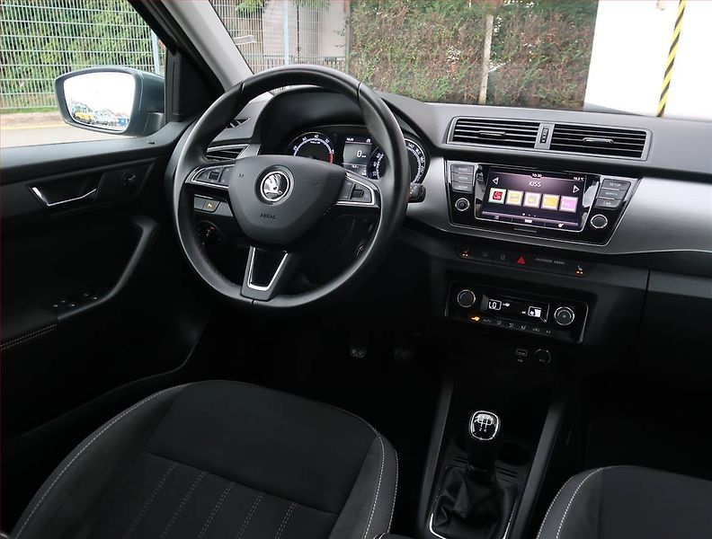 Škoda Fabia (2019) Style 1.0 TSI, ČR,1.maj - fotka 7 z 17