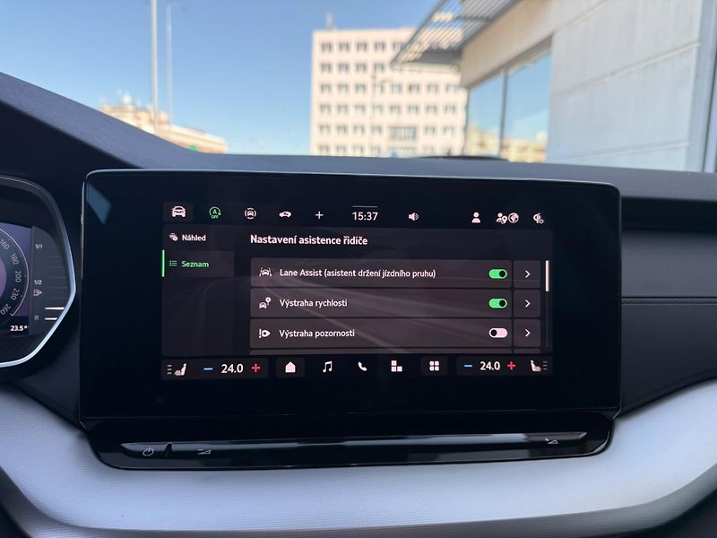 Škoda Octavia Selection 2.0 TDI 110kw DSG - fotka 15 z 27