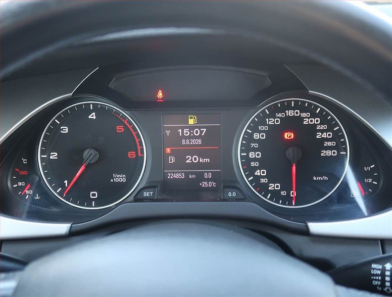 Audi A4 (2011) 2.0 TDI, Navi, Tempomat - fotka 11 z 21