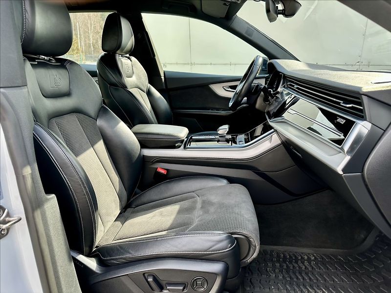Audi SQ8 4,0 TDi QUATTRO KAMERA 1MAJ ČR - fotka 29 z 48