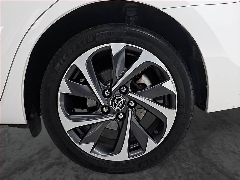Toyota Corolla (2016) 1.6 Valvematic, Automat, Navi - fotka 15 z 23