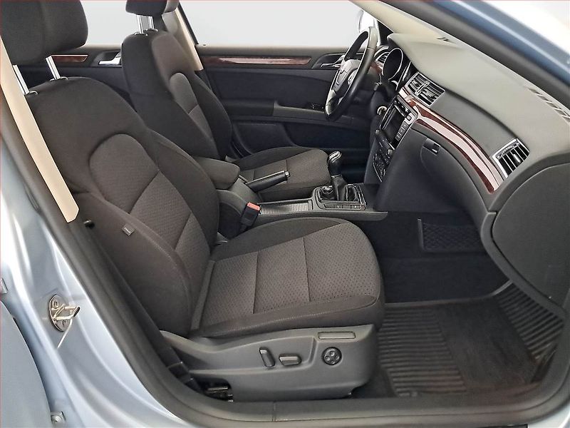 Škoda Superb (2012) 2.0 TDI, Serv.kniha, Xenony - fotka 9 z 24