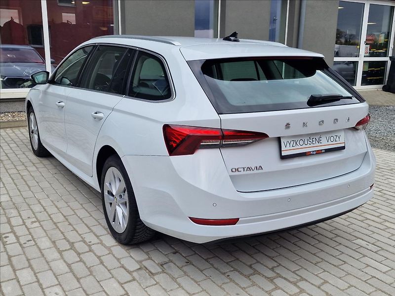 Škoda Octavia 2.0TDI Style, původ ČR,1.Maj. - fotka 8 z 50
