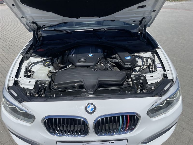BMW Řada 1 2,0 d 110kw xDrive - fotka 23 z 33