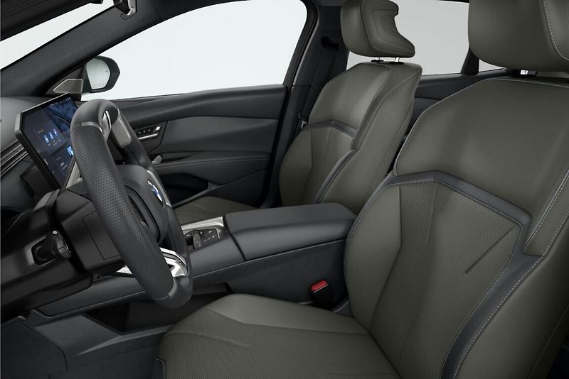 BMW i3 50 xDrive Sedan - fotka 4 z 4