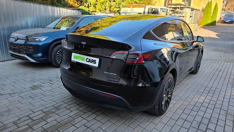 Tesla Model Y (2023) LR AWD DE Záruka SoH 92,7%  - fotka 5 z 41