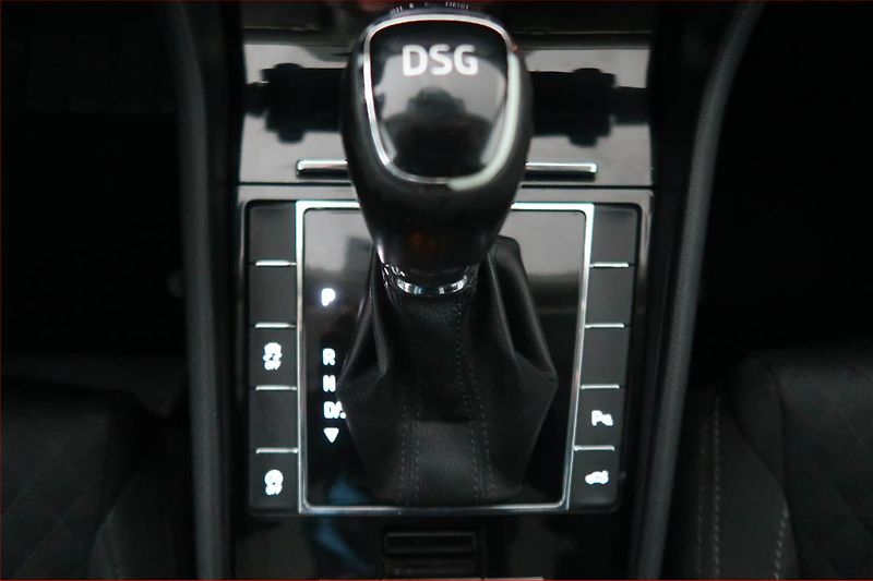 Škoda Superb (2017) Style 2.0 TDI, Automat - fotka 13 z 20