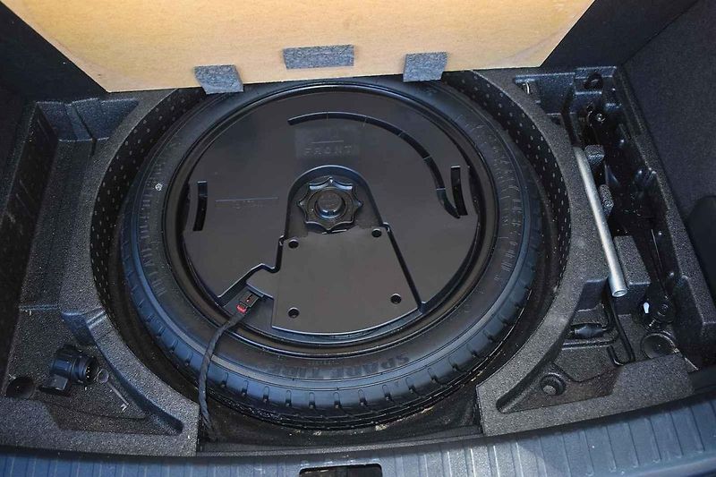 Škoda Karoq je úspěšná jako nový vůz i jako ojetina.