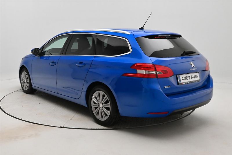 Peugeot 308 1,5 BlueHDI 96 kW Allure Záruk - fotka 7 z 31
