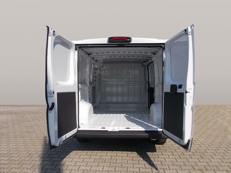 Opel Movano (2026) Van 3000 L2H1 2.2 CDTi 120k 6- - fotka 9 z 11
