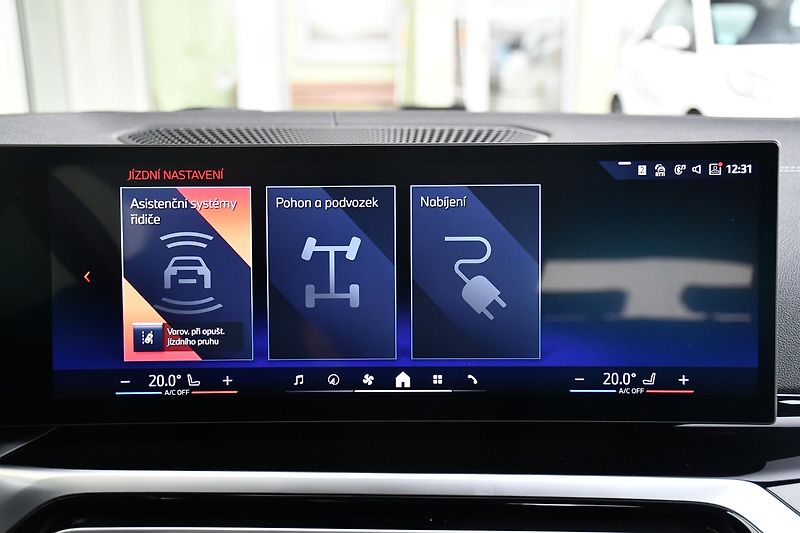 BMW i4 eDrive40 97,4%SoH. - fotka 29 z 39