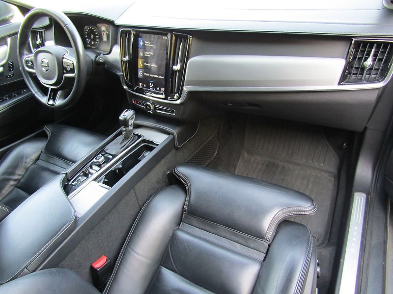 Volvo V90 (2018) D5 AWD POLESTAR 173kW - fotka 14 z 43