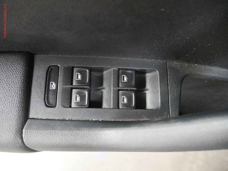 Škoda Octavia (2013) 2.0TDi, ČR, AAC, p.čidla - fotka 20 z 20