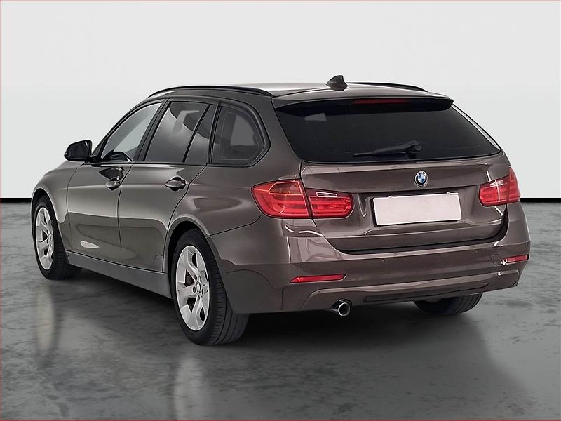 BMW Řada 3 (2014) 318 d, Automat, Navi, Tempomat - fotka 4 z 22