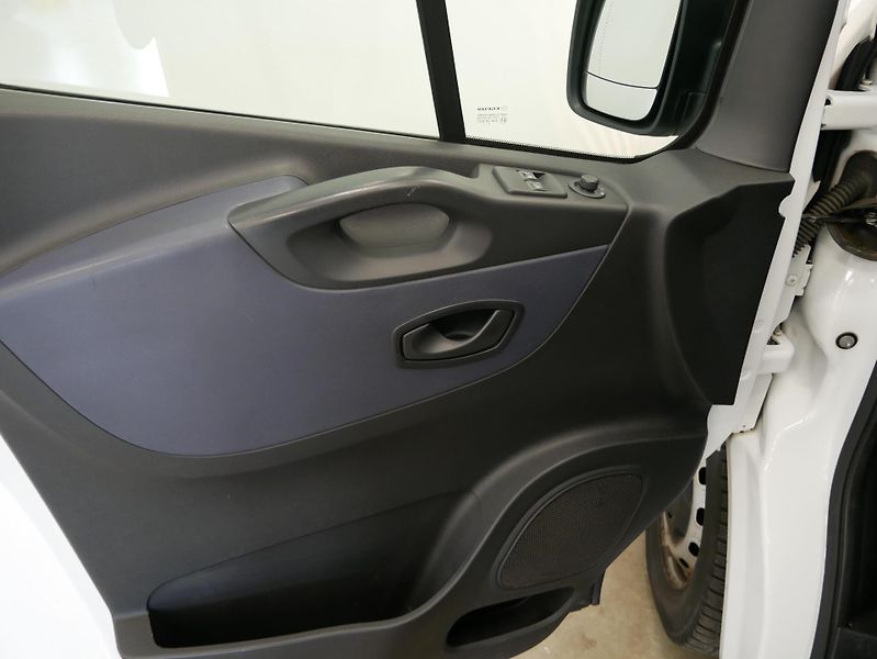Opel Vivaro - fotka 11 z 22