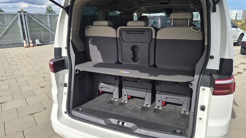 Volkswagen Multivan 2.0TSi 150kw LIFE ČR 1.maj - fotka 19 z 23