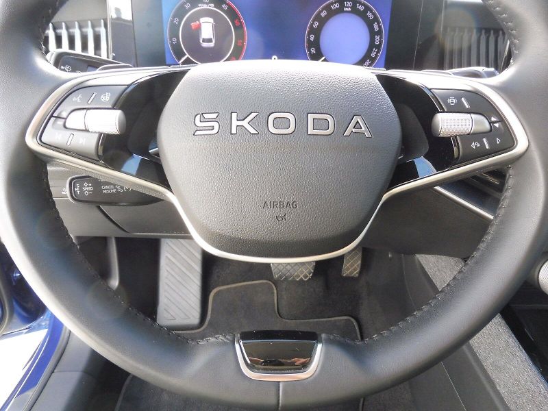 Škoda Superb (2025) Combi Selection 2,0 TDI 110kW - fotka 10 z 29