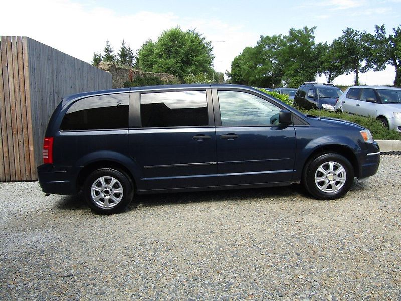 Chrysler Voyager (2007) 3.3 V6 128kW LPG 90L - fotka 3 z 35