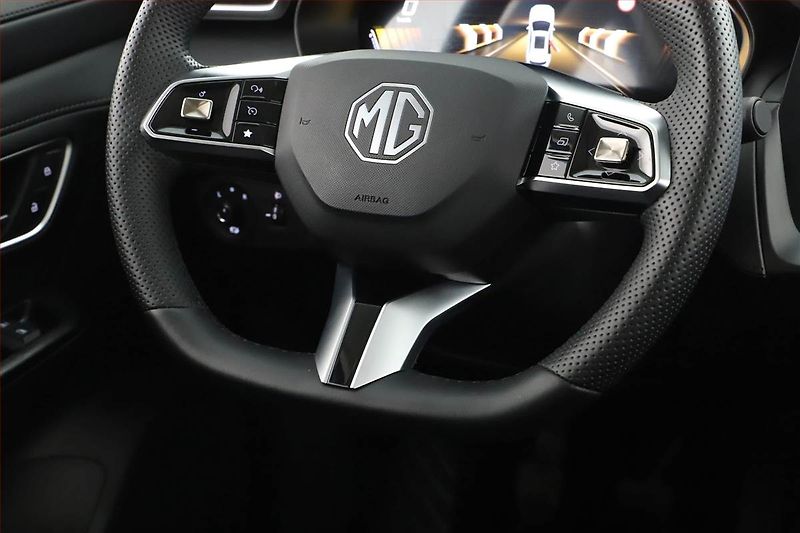 MG ZS (2025) 1.5 i, Elegance, FullLed - fotka 19 z 20