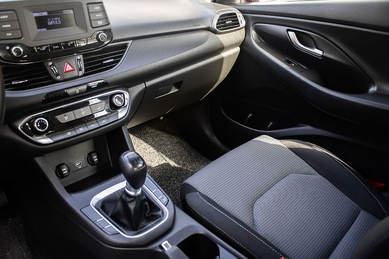 Hyundai i30 - fotka 15 z 17