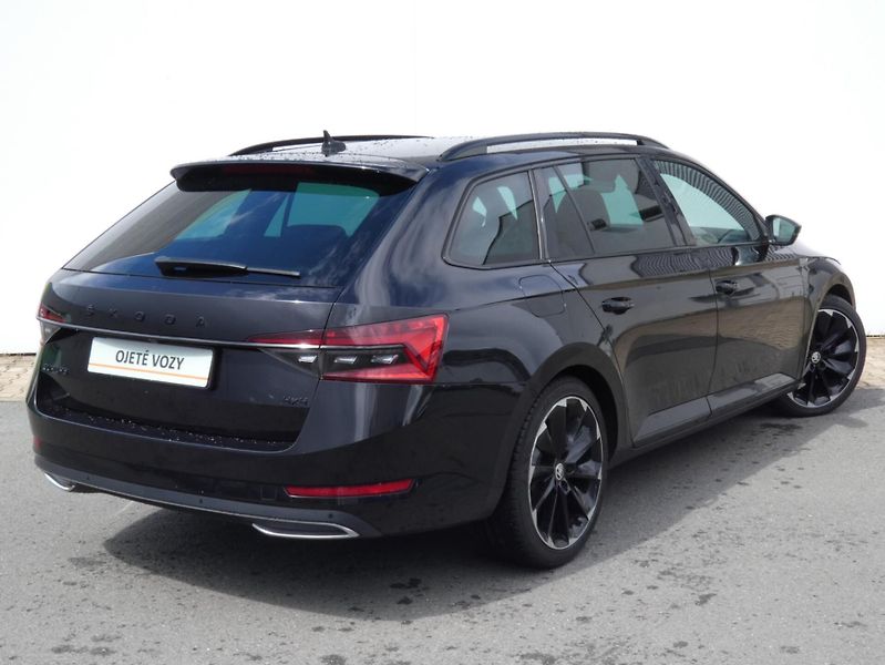 Škoda Superb Combi Sportline 2.0 TDI 4x4 DS - fotka 2 z 30
