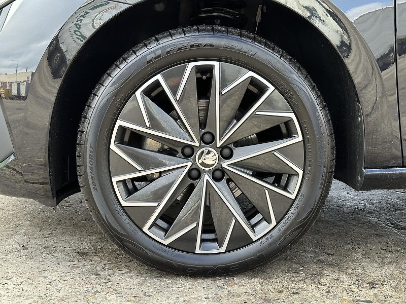 Škoda Scala First Edition 1.0TSi 85kW DSG - fotka 12 z 48