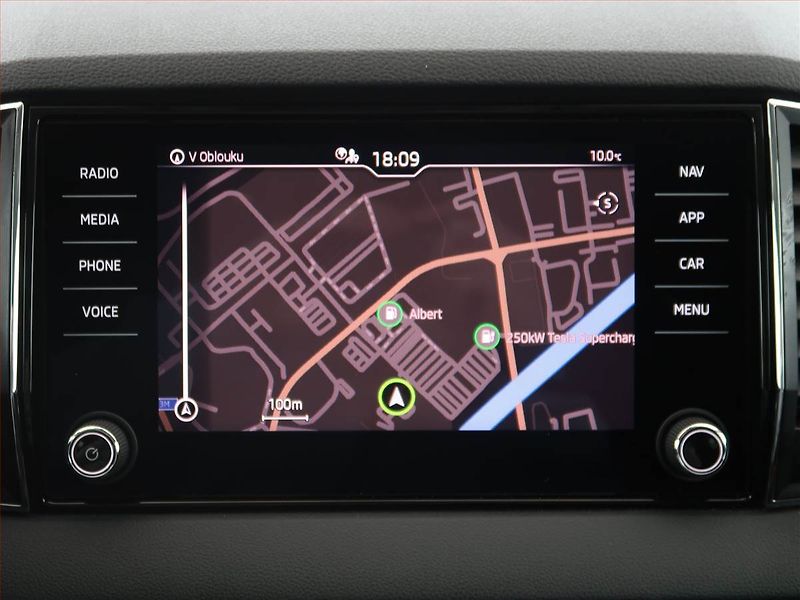 Škoda Karoq (2024) Ambition Plus 2.0 TDI - fotka 22 z 27