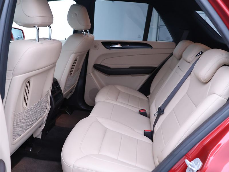 Mercedes-Benz GLE 3,0 350d 190kW 4M AMG CZ DPH - fotka 14 z 36