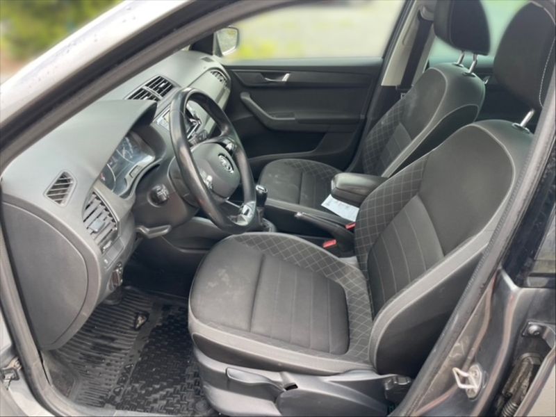 Škoda Fabia 1,0 TSI 70 Ambition - fotka 7 z 11