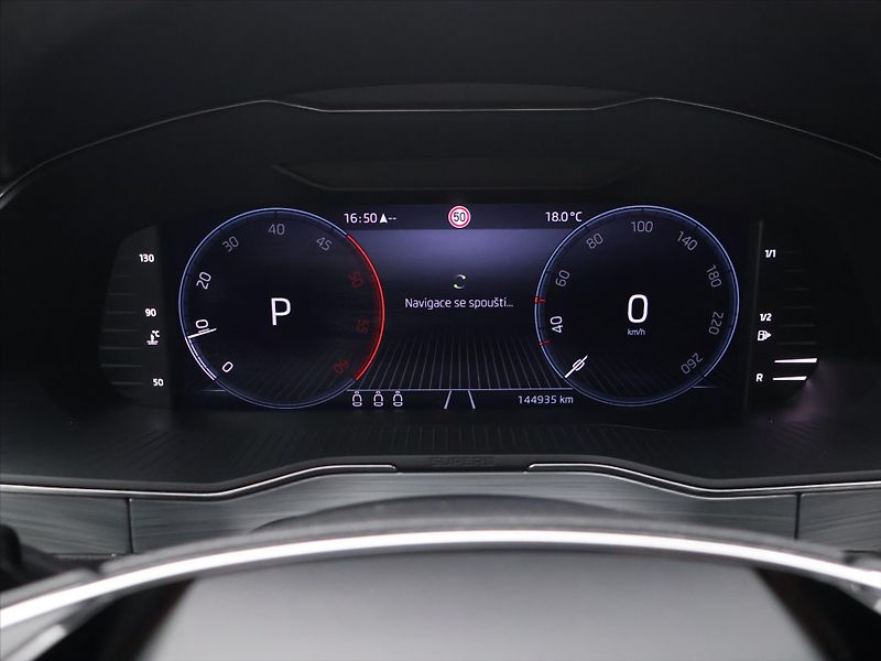 Škoda Superb 2.0 TDI 110kW DSG LED 1Maj DPH - fotka 15 z 26