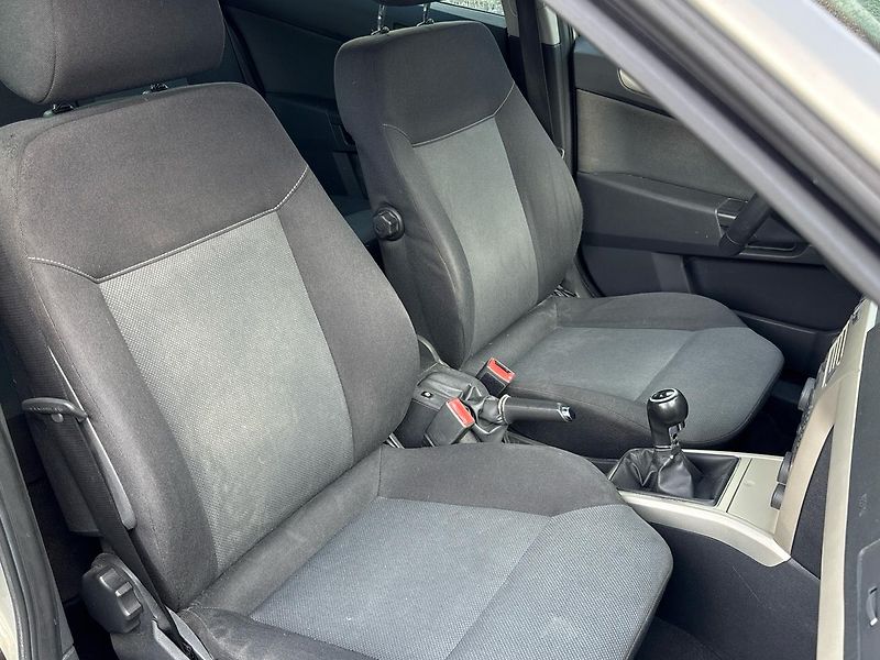 Opel Astra Kombi - fotka 9 z 26