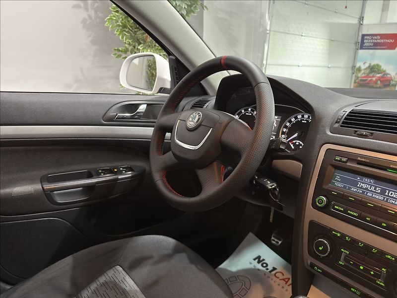 Škoda Octavia 1,4   TSI 90KW REZERVACE - fotka 17 z 29