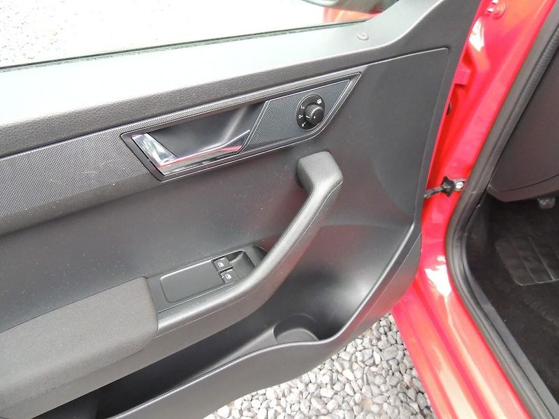 Škoda Fabia (2019) 1.0MPi,44kw,Amb,ČR,1.maj.TZ - fotka 19 z 35