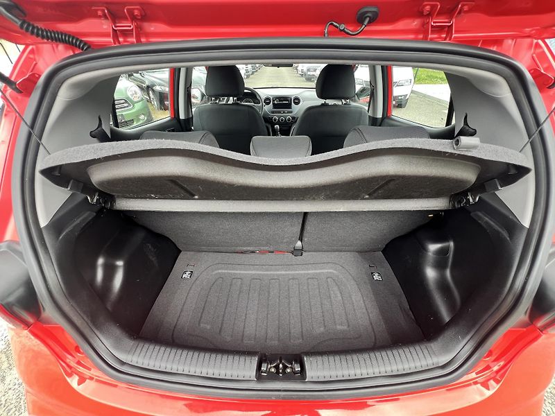 Hyundai i10 1.0i 49kw ABS KOUPENO V ČR - fotka 19 z 31