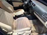 Volkswagen Jetta (2012) 1.4TSi, AC, výhřev sed - náhled 13