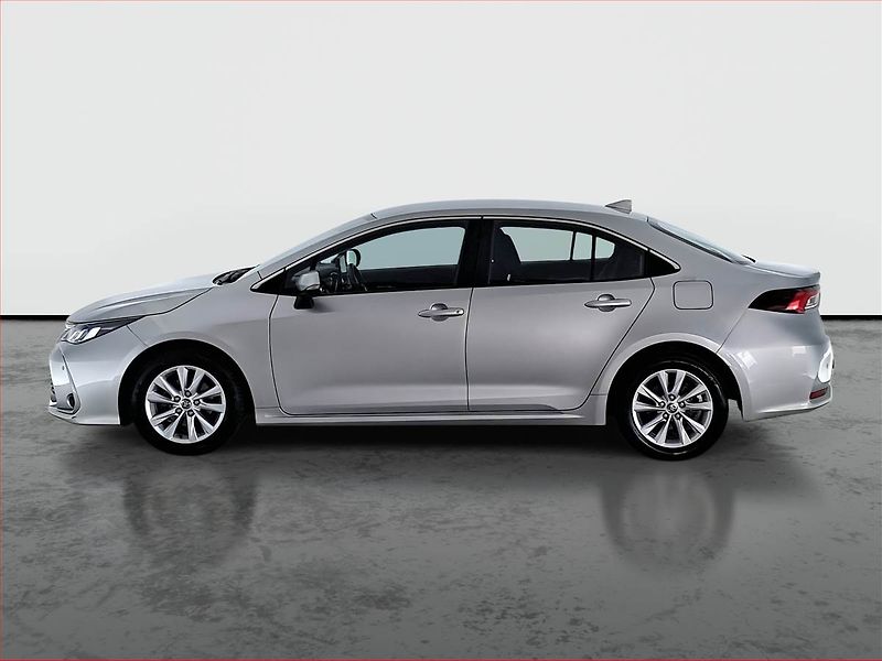 Toyota Corolla (2023) 1.8 Hybrid - fotka 3 z 20