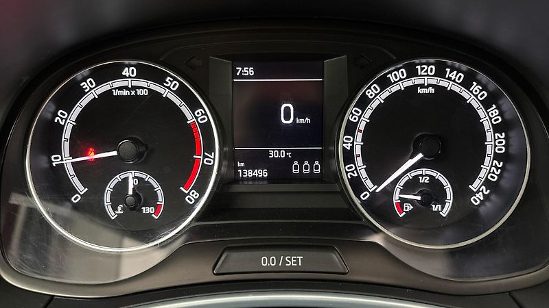Škoda Fabia 1.0 TSI Ambition Combi - fotka 10 z 24