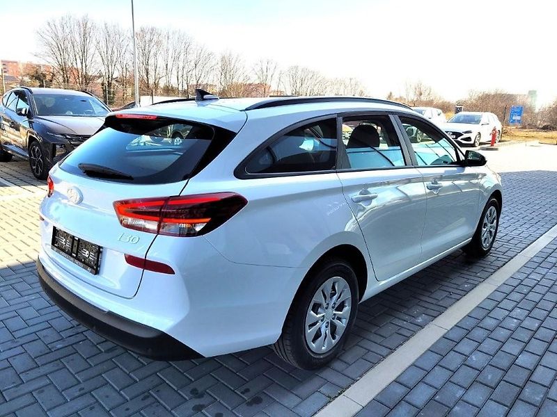 Hyundai i30 (2026) 1,0 T-GDI 85kW MT COMFORT  - fotka 8 z 27